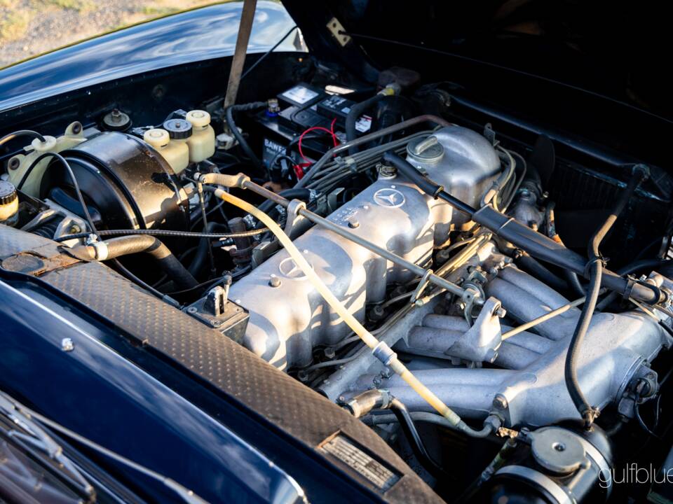 Image 34/79 de Mercedes-Benz 280 SL (1969)