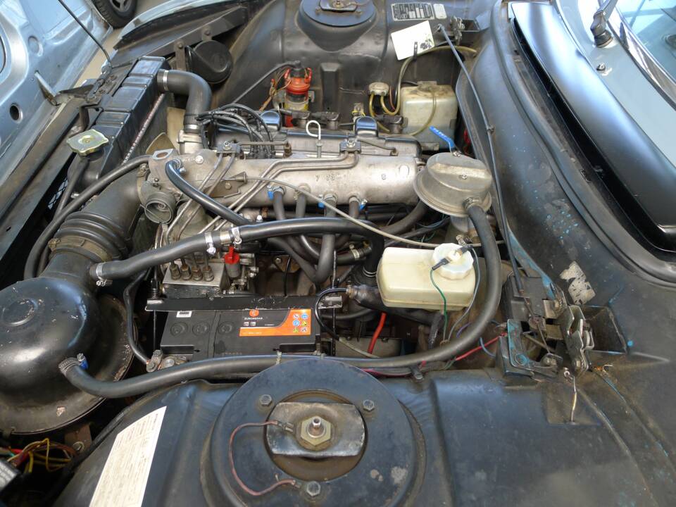 Image 12/43 of Peugeot 504 Convertible (1971)