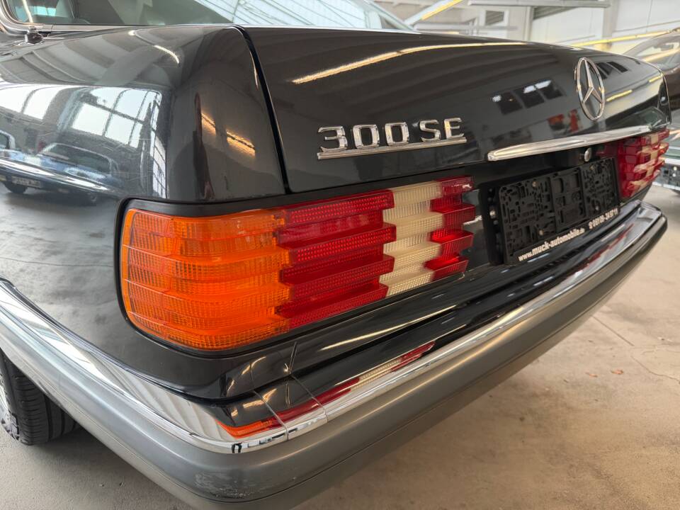 Bild 36/46 von Mercedes-Benz 300 SE (1990)