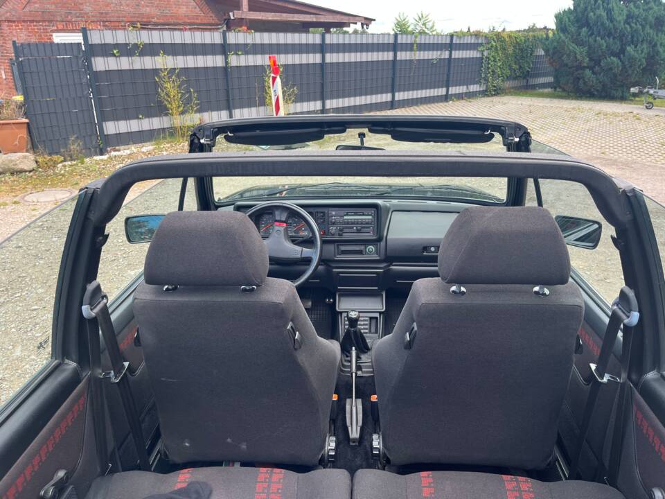 Image 40/78 de Volkswagen Golf Mk I Convertible 1.8 (1989)