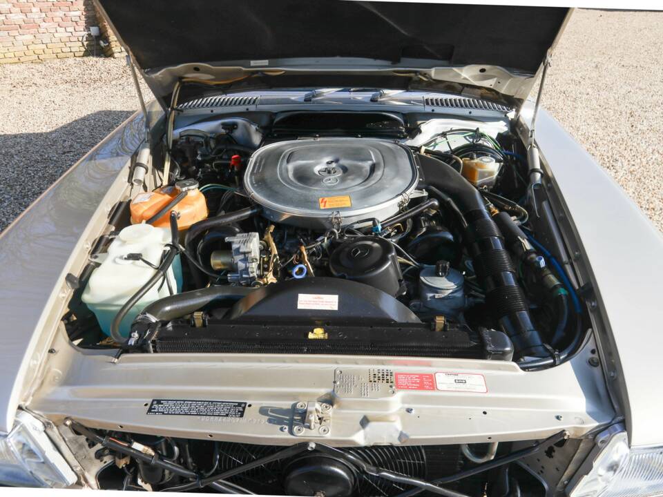 Bild 19/50 von Mercedes-Benz 560 SL (1987)