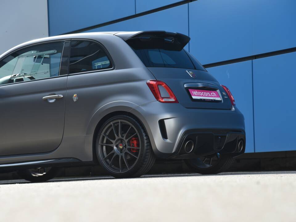 Image 12/21 of Abarth 695 Biposto (2016)