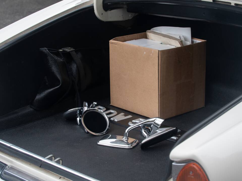 Image 48/50 of Jaguar XJ 6 4.2 (1972)