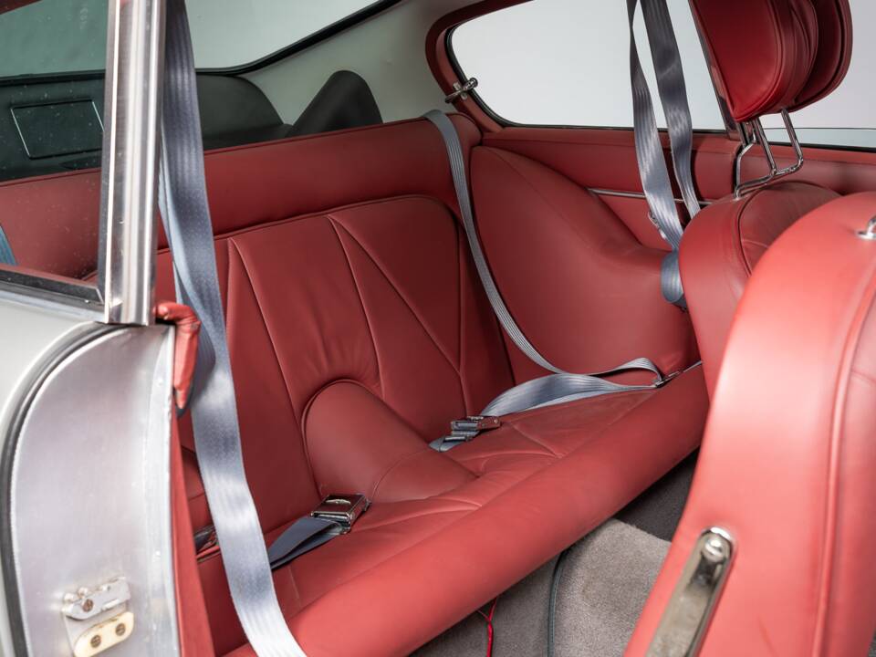 Bild 23/36 von Aston Martin DB 6 Vantage (1966)