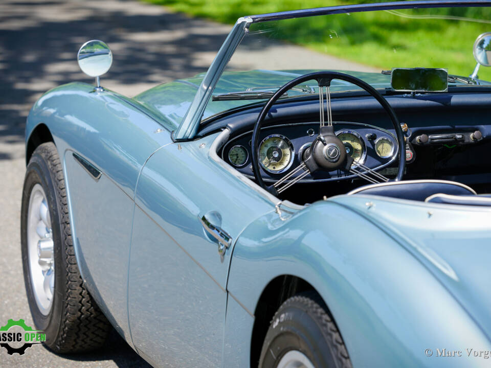 Image 32/51 of Austin-Healey 100&#x2F;6 (BN4) (1958)