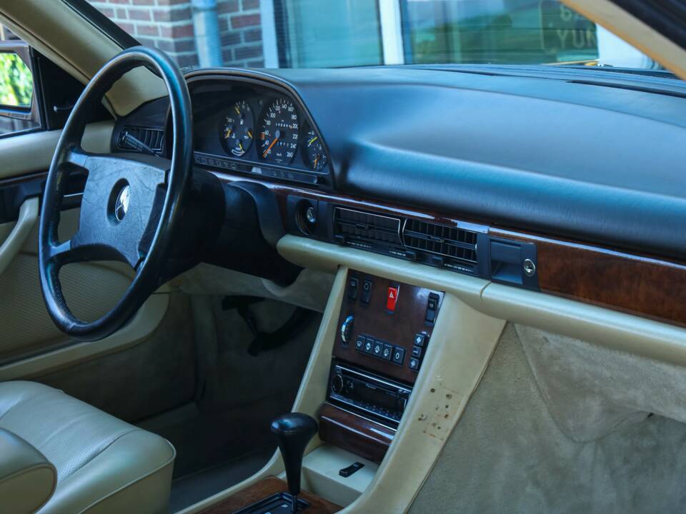 Bild 48/50 von Mercedes-Benz 560 SEC (1987)