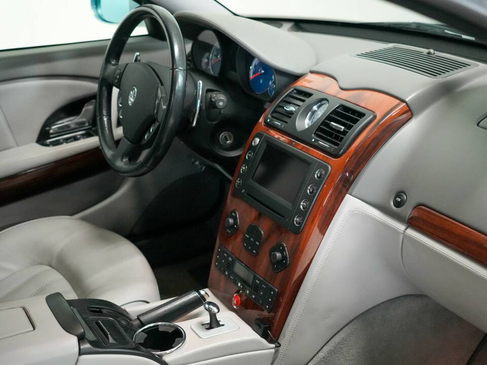Bild 14/38 von Maserati Quattroporte 4.2 (2005)
