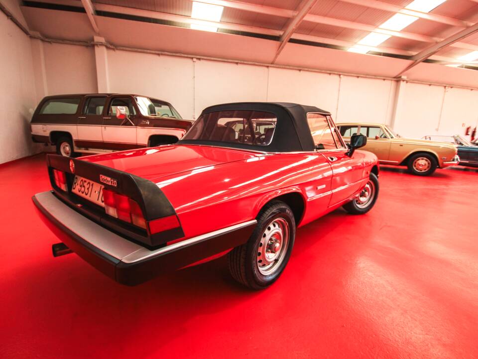 Image 10/24 of Alfa Romeo 2.0 Spider (1987)