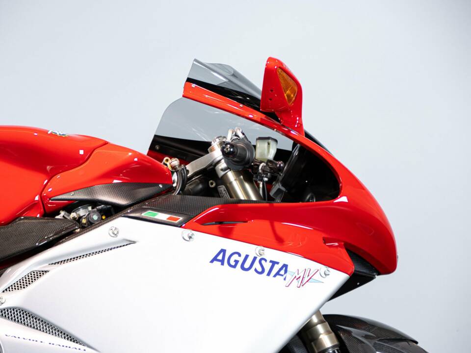 Image 40/50 de MV Agusta DUMMY (2004)