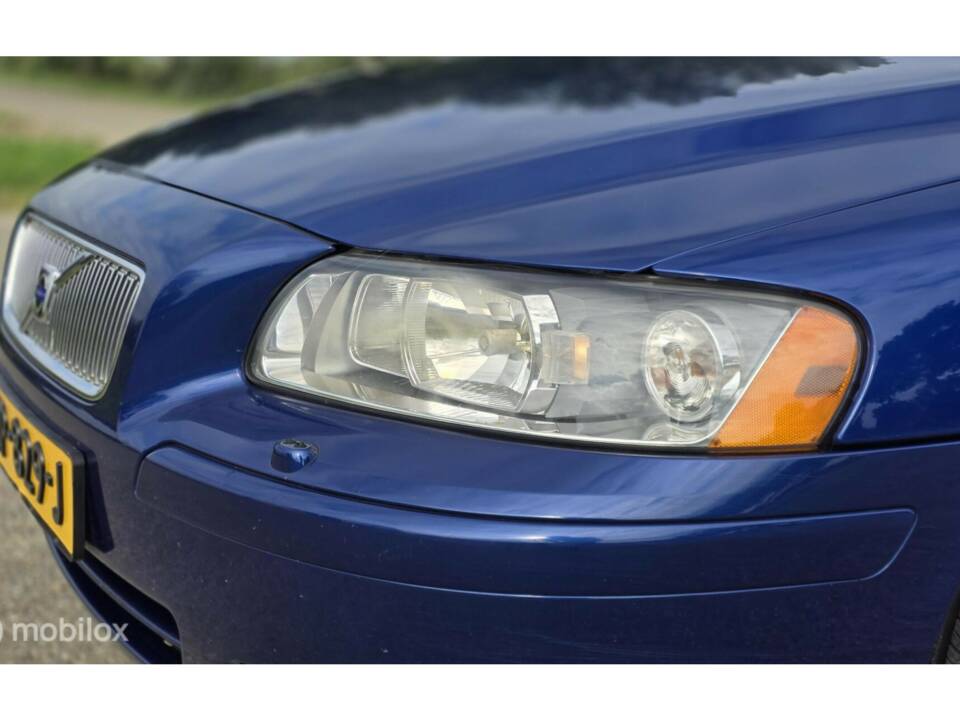 Bild 5/42 von Volvo V 70 2.5T (2005)