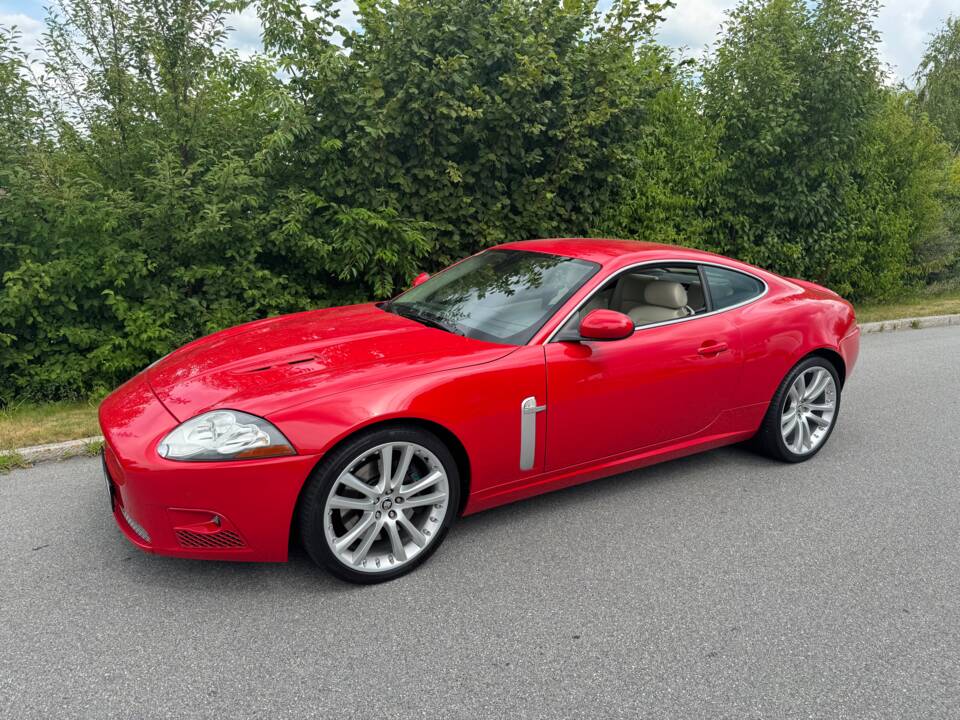 Image 49/49 of Jaguar XKR (2007)