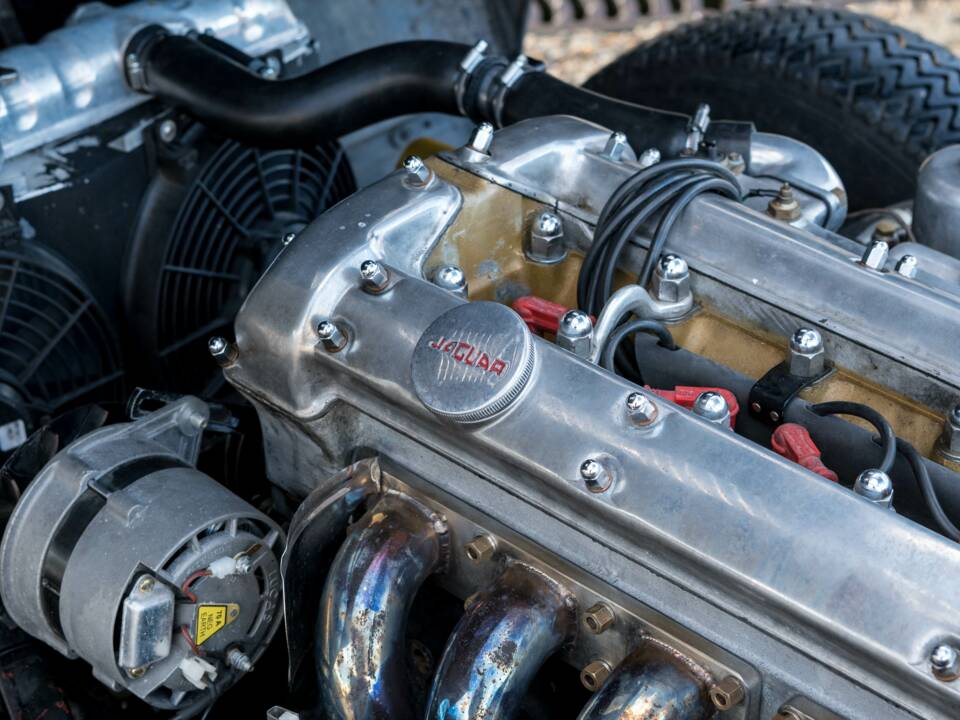 Afbeelding 30/34 van Jaguar E-Type (1971)