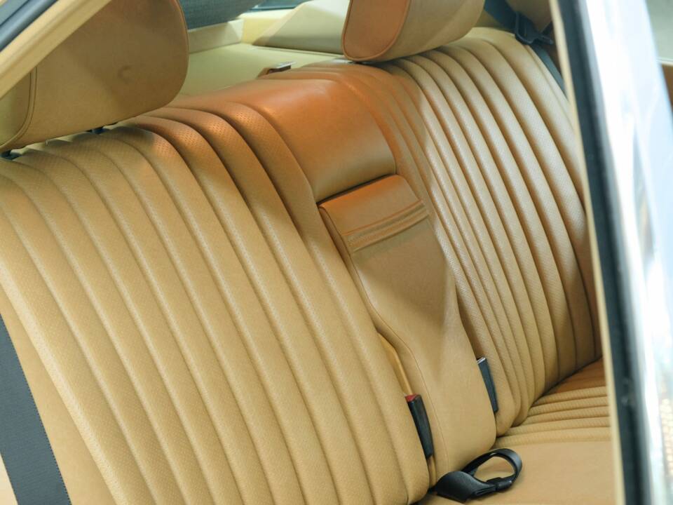 Bild 28/50 von Mercedes-Benz 420 SE (1988)