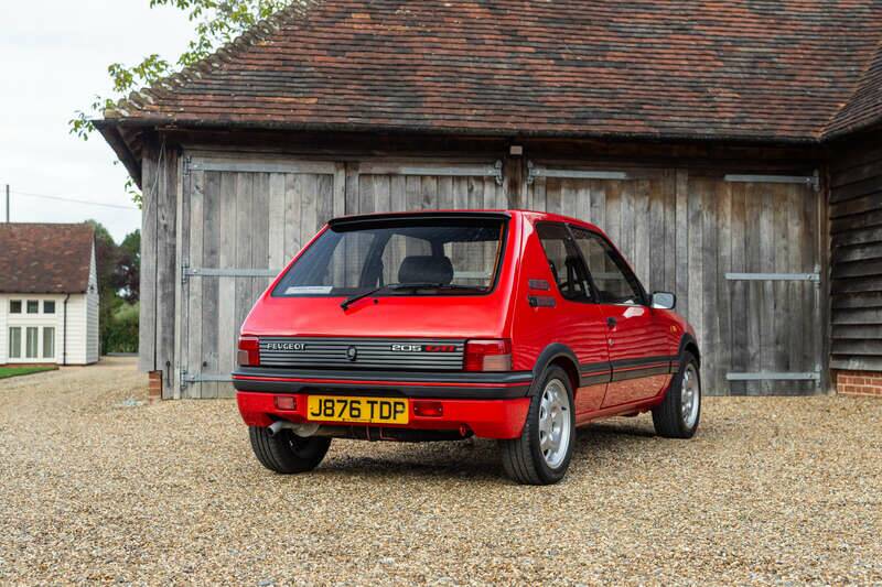 Immagine 34/50 di Peugeot 205 GTi 1.9 (1991)