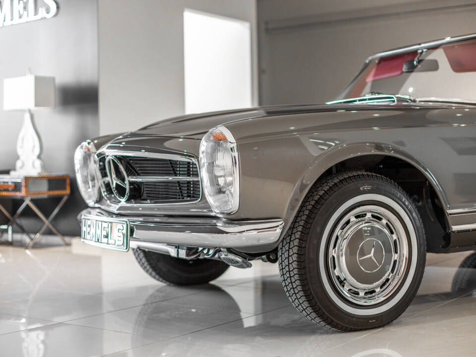 Immagine 6/21 di Mercedes-Benz 280 SL (1969)