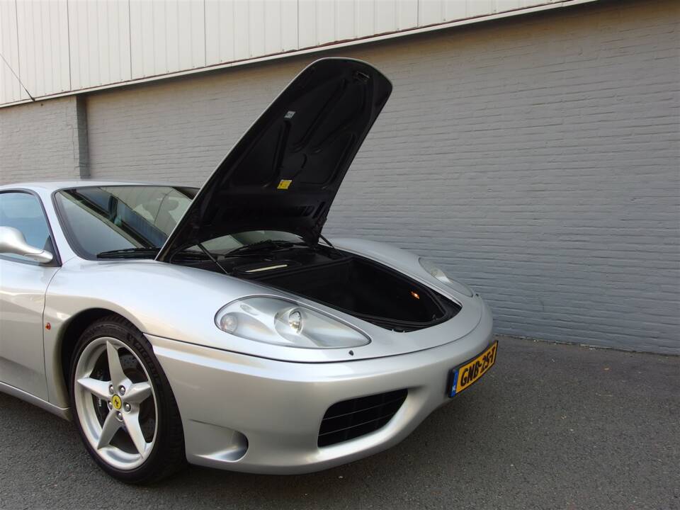 Afbeelding 76/99 van Ferrari 360 Modena (2000)