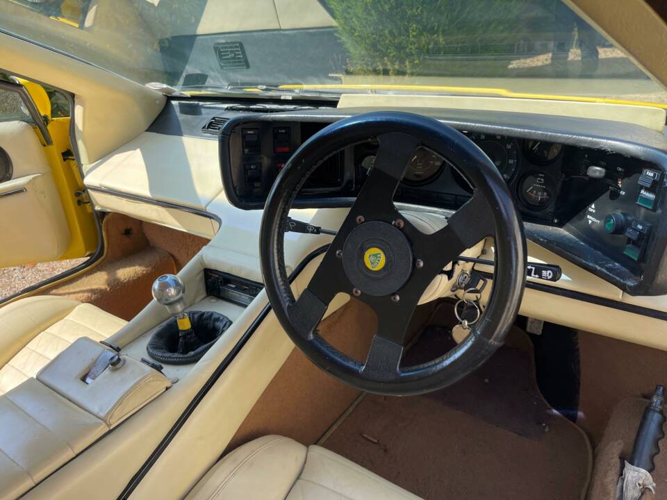 Image 8/12 de Lotus Esprit S2 (1979)