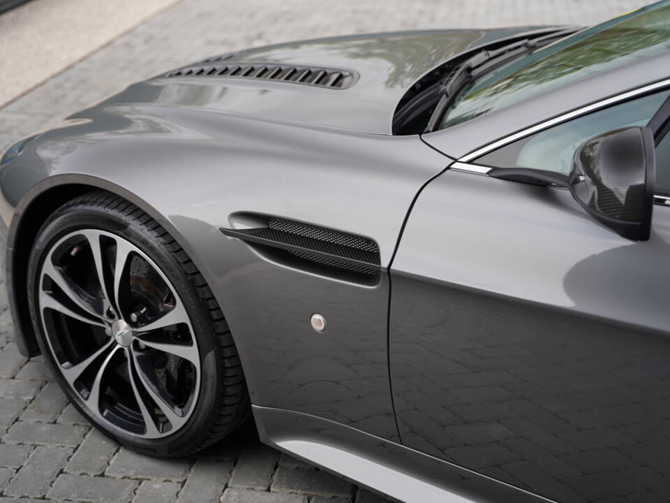 Image 42/50 of Aston Martin V12 Vantage S (2012)