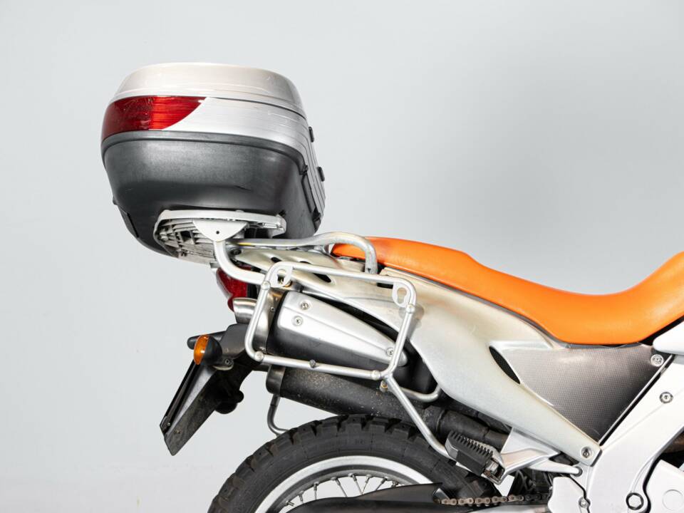 Bild 33/50 von Aprilia Pegaso 650 (1999)
