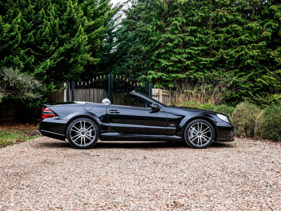 Immagine 23/46 di Mercedes-Benz SL 65 AMG (2005)