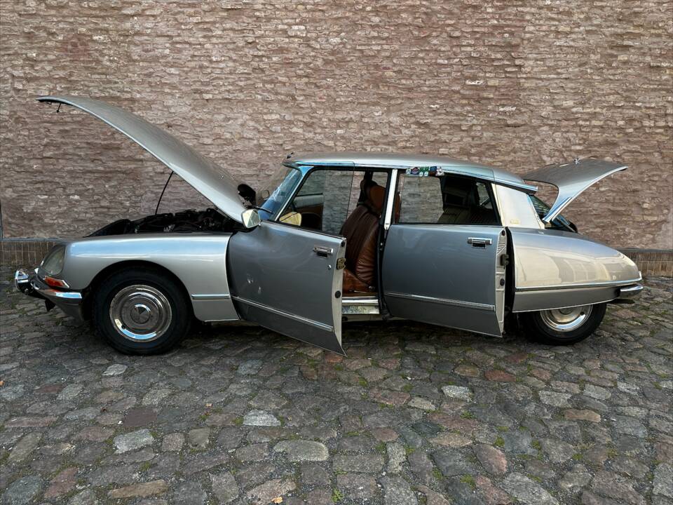 Image 66/68 of Citroën DS 23 Pallas IE (1973)