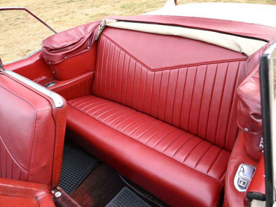 Bild 32/50 von Cadillac 62 Convertible (1954)