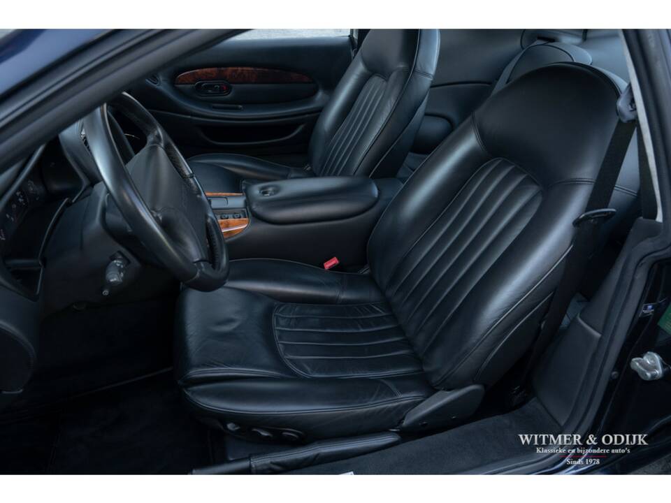 Immagine 5/39 di Aston Martin DB 7 (1999)