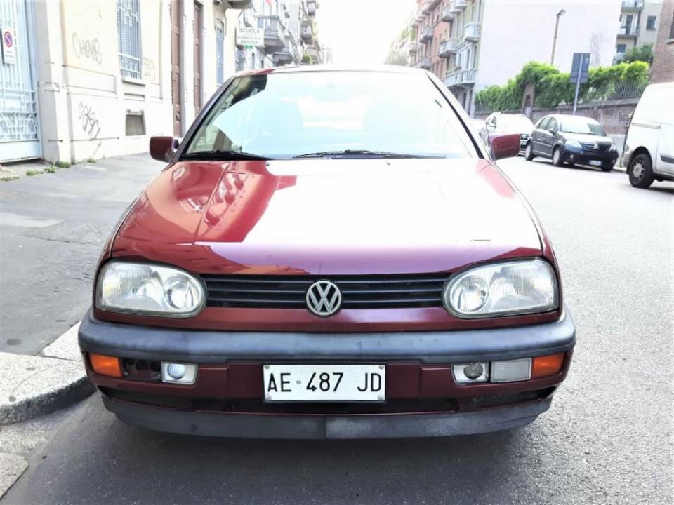 Bild 2/18 von Volkswagen Golf III 1.6 (1995)