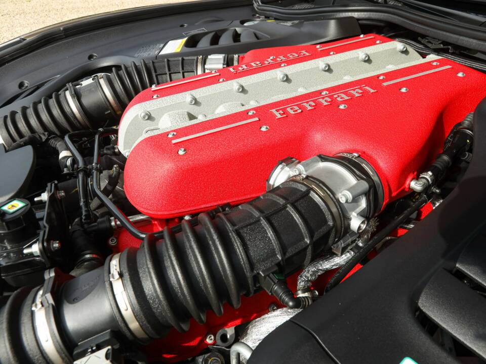 Immagine 28/50 di Ferrari GTC4Lusso (2018)