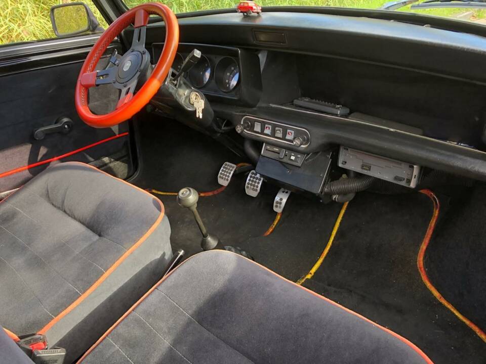Image 4/12 of Mini 1000 (1989)