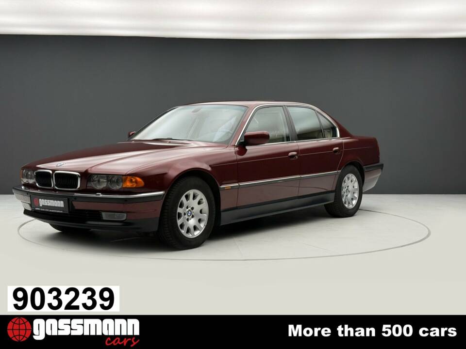 Obraz 1/15 pojazdu BMW 735i (2000)