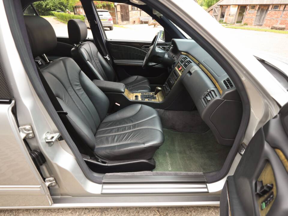 Image 21/98 de Mercedes-Benz E 50 AMG (1996)
