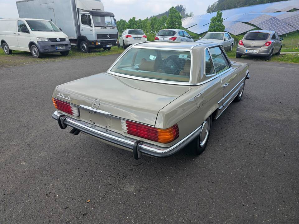 Image 3/27 of Mercedes-Benz 350 SL (1972)