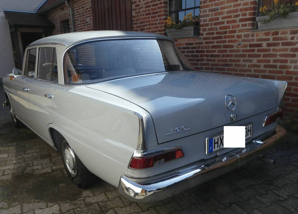 Image 5/8 of Mercedes-Benz 190 c (1965)