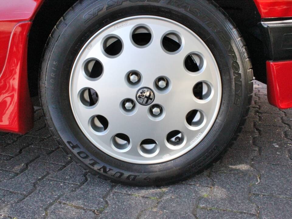 Bild 15/17 von Alfa Romeo 2.0 Spider QV (1987)
