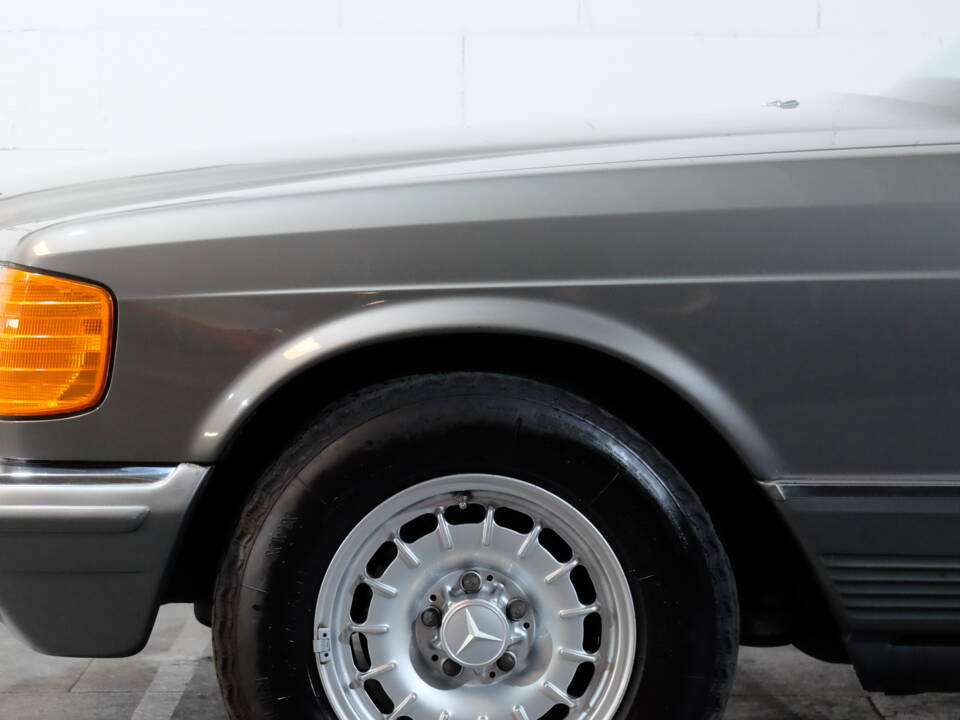 Image 5/31 of Mercedes-Benz 500 SEL (1987)