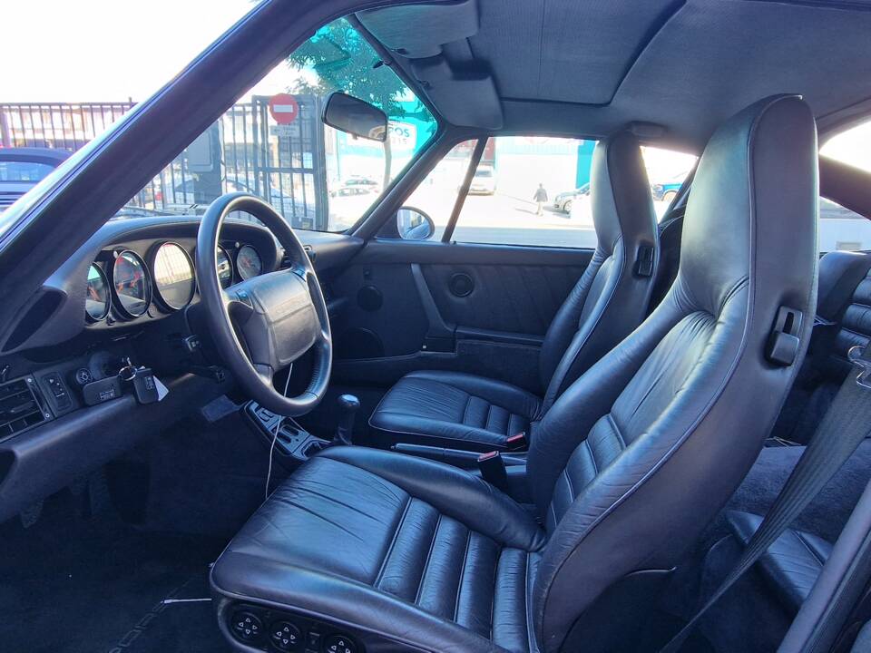 Imagen 9/17 de Porsche 911 Carrera 4 &quot;30 Jahre 911&quot; (1993)