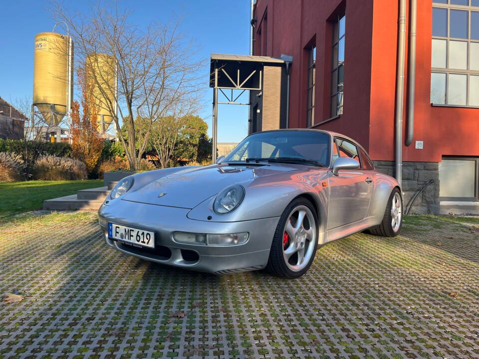 Imagen 5/41 de Porsche 911 Carrera 4S (1997)