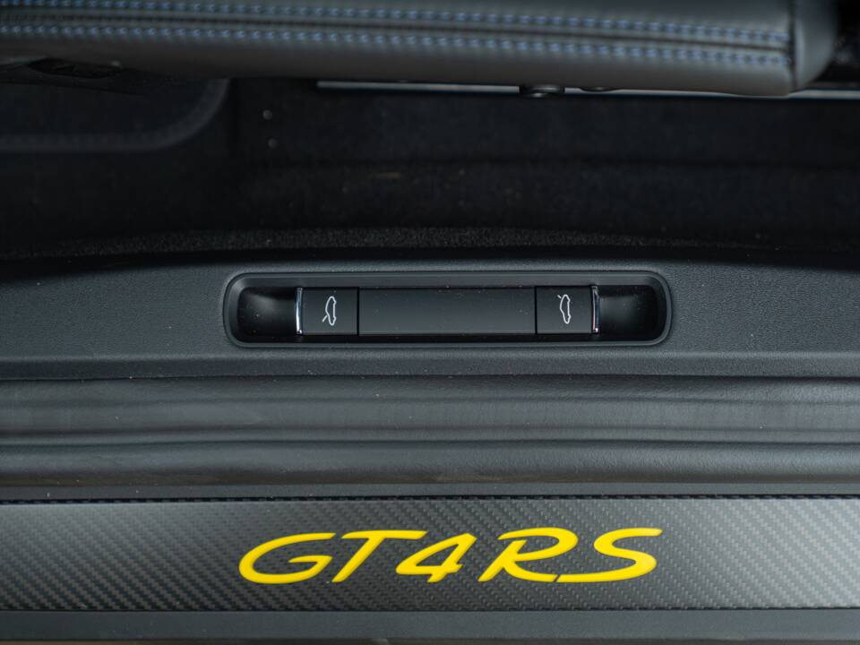 Image 59/100 of Porsche 718 Cayman GT4 RS Weissach (2024)