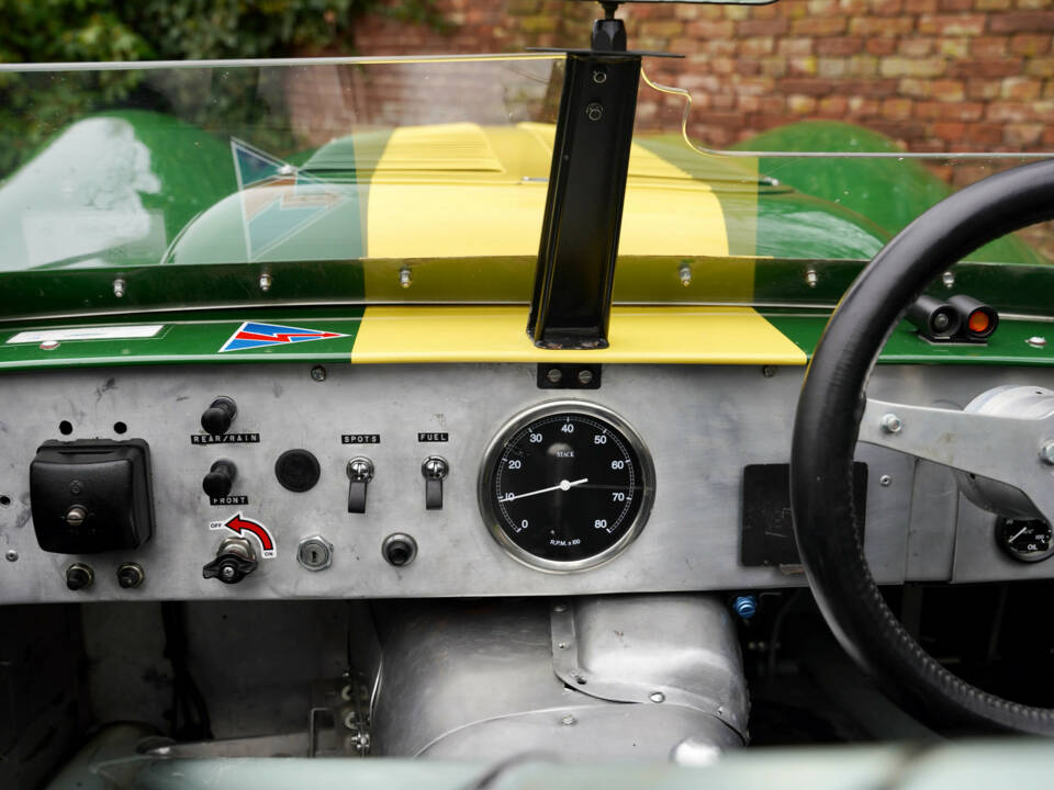 Image 39/50 of Lister Knobbly (1959)