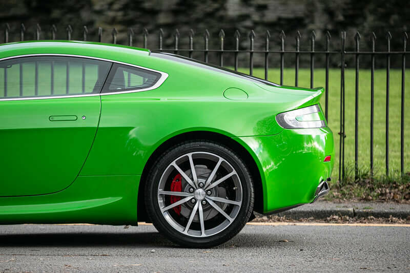 Immagine 43/43 di Aston Martin V8 Vantage (2010)