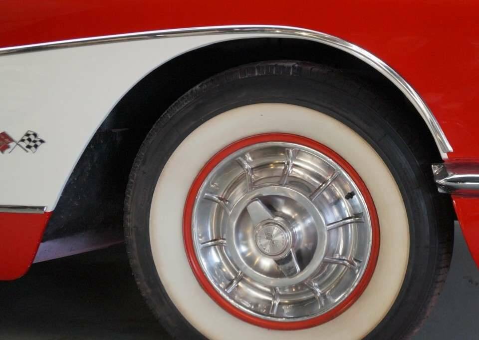 Image 26/50 of Chevrolet Corvette (1958)