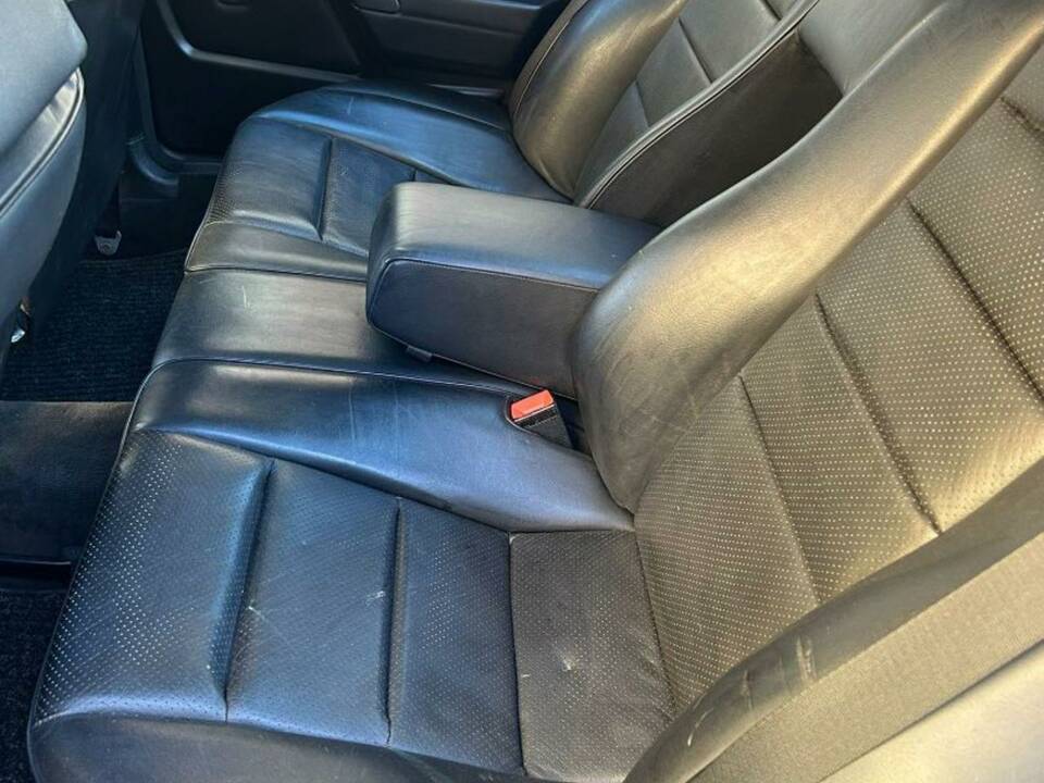 Image 8/10 of Mercedes-Benz 190 E 2.3-16 (1986)