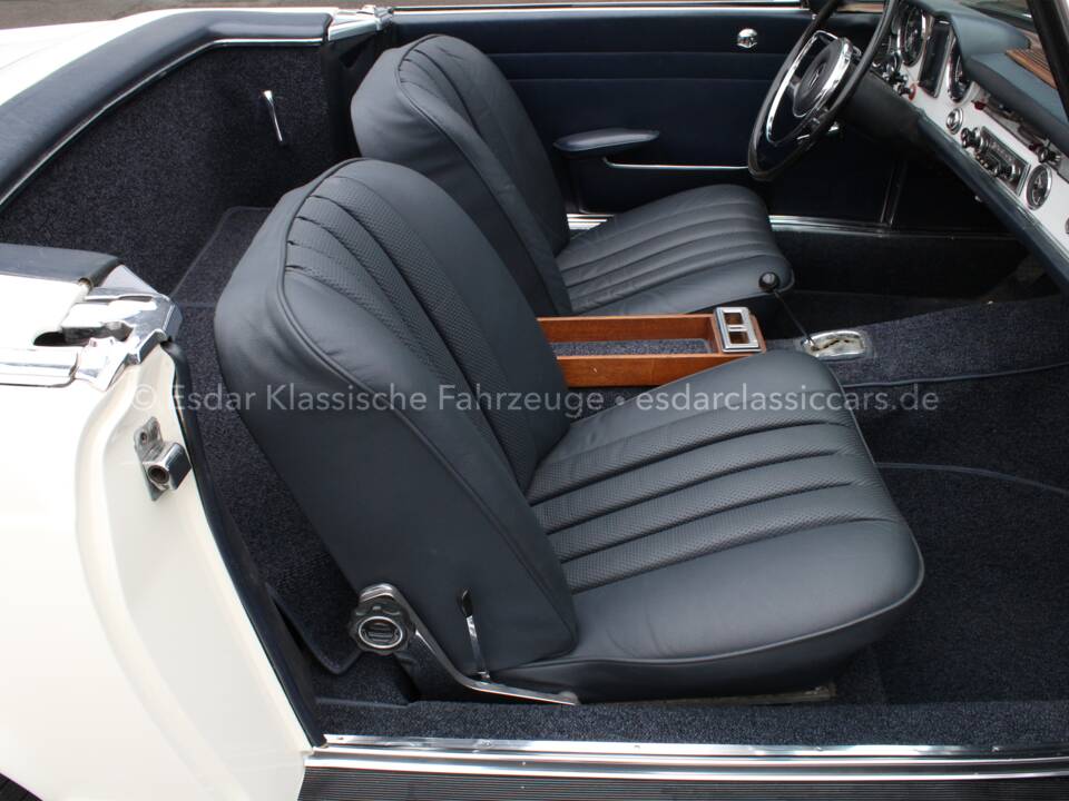 Afbeelding 18/31 van Mercedes-Benz 230 SL (1967)