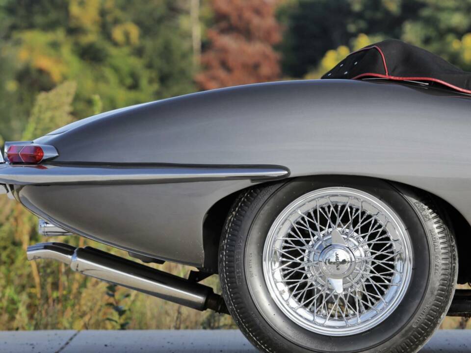 Image 17/50 de Jaguar E-Type 3.8 Flat Floor (1961)