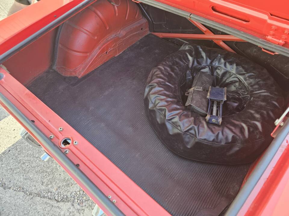 Image 15/56 of Lancia Fulvia 1.3 S (1975)