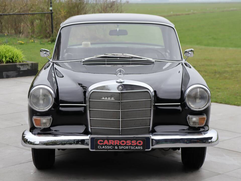 Afbeelding 11/50 van Mercedes-Benz 230 S (1967)