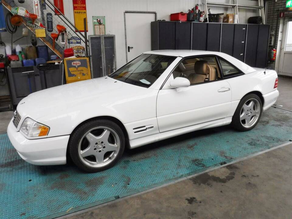 Imagen 5/48 de Mercedes-Benz SL 500 (2000)