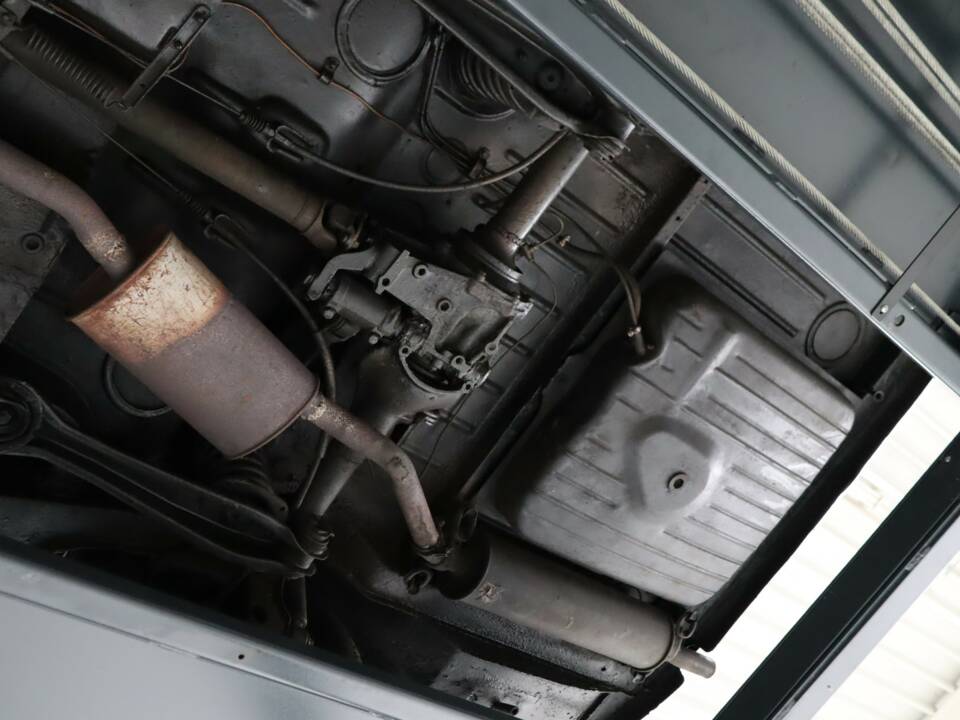 Afbeelding 40/50 van Mercedes-Benz 230 S (1967)