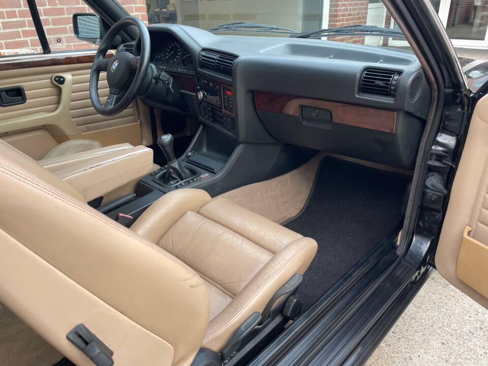 Bild 9/26 von BMW 320i (1990)